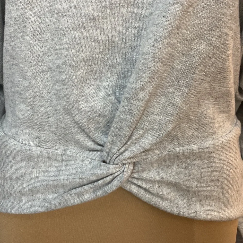 EXPRESS grey‎ cold shoulder fine knit floral embroidered twist front sweater top